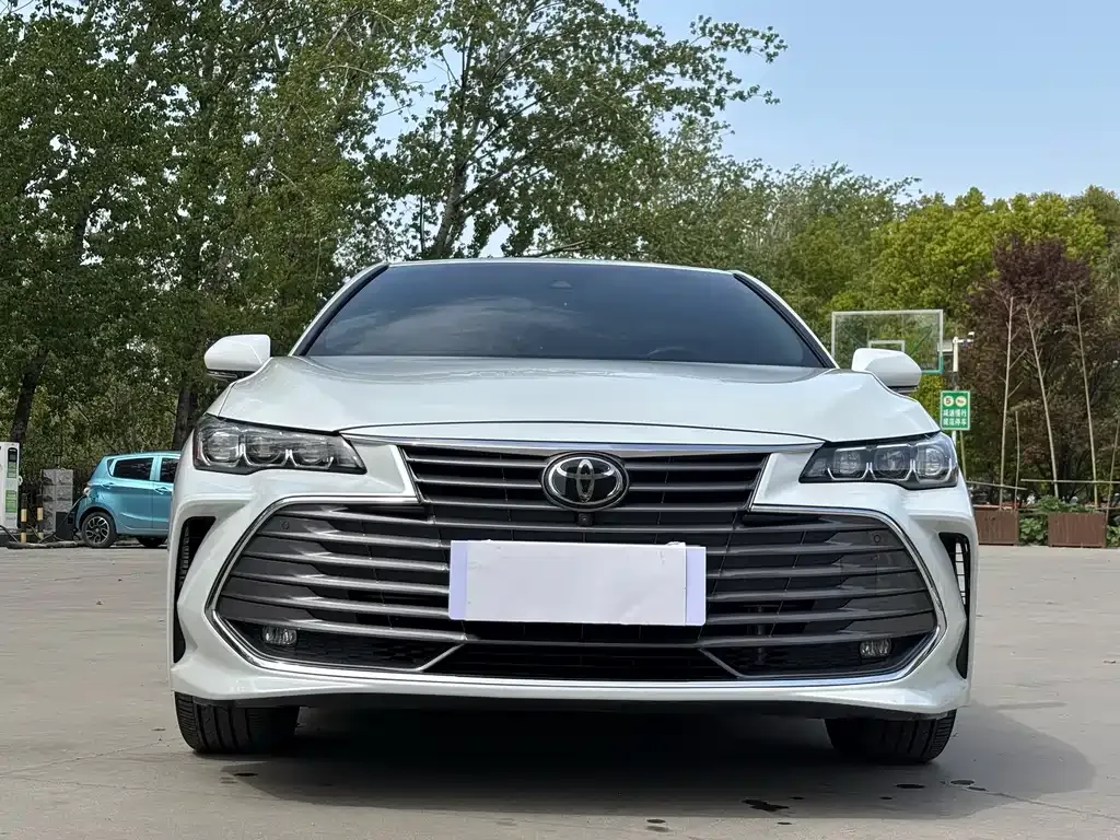 Toyota Avalon — фото 10