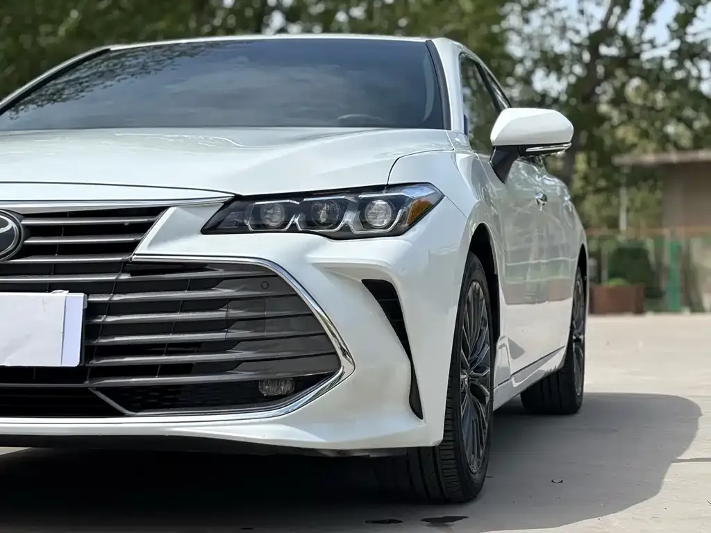 Toyota Avalon — фото 4