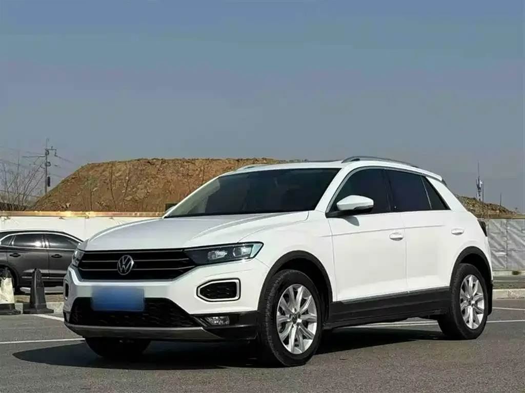 Volkswagen T-Roc — фото 10