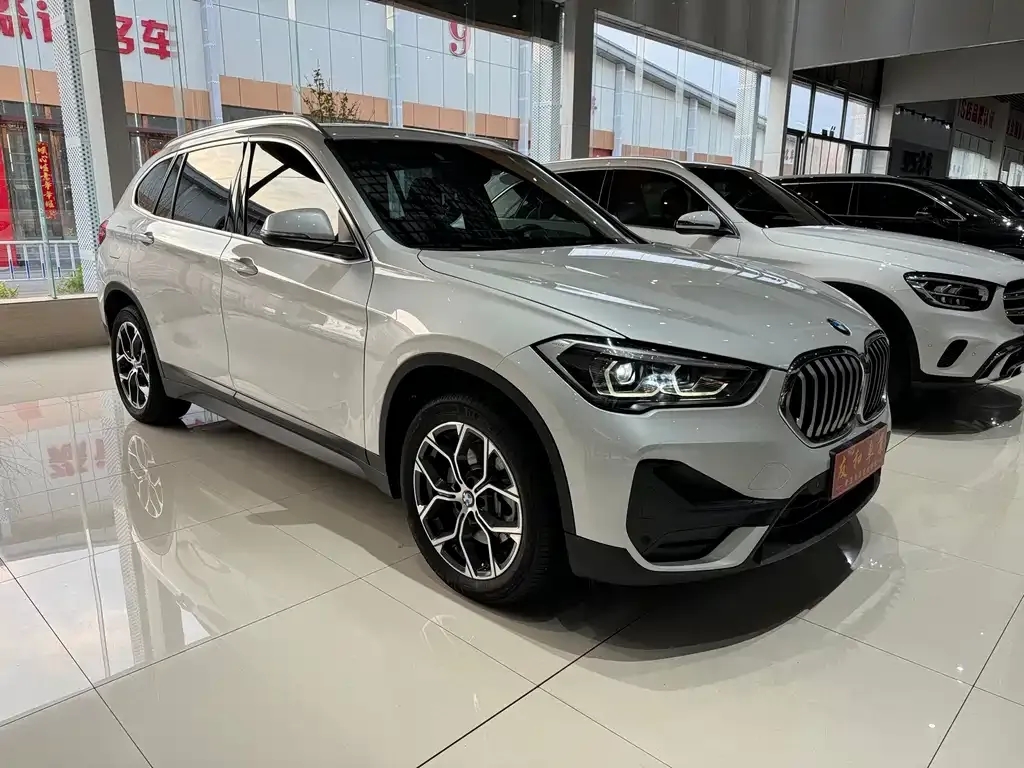 BMW X1 — фото 9
