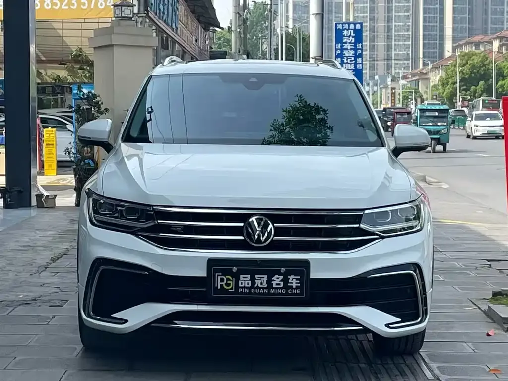 Volkswagen Tiguan L — фото 4