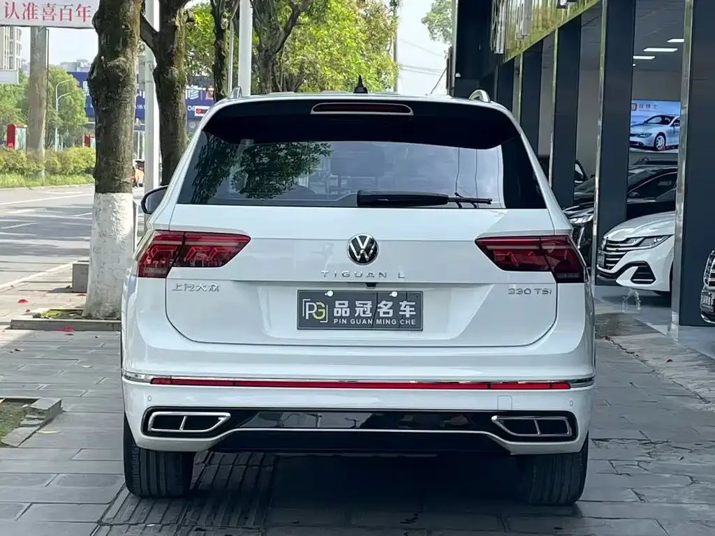 Volkswagen Tiguan L — фото 8