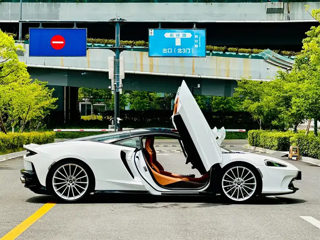 McLaren GT — фото 3