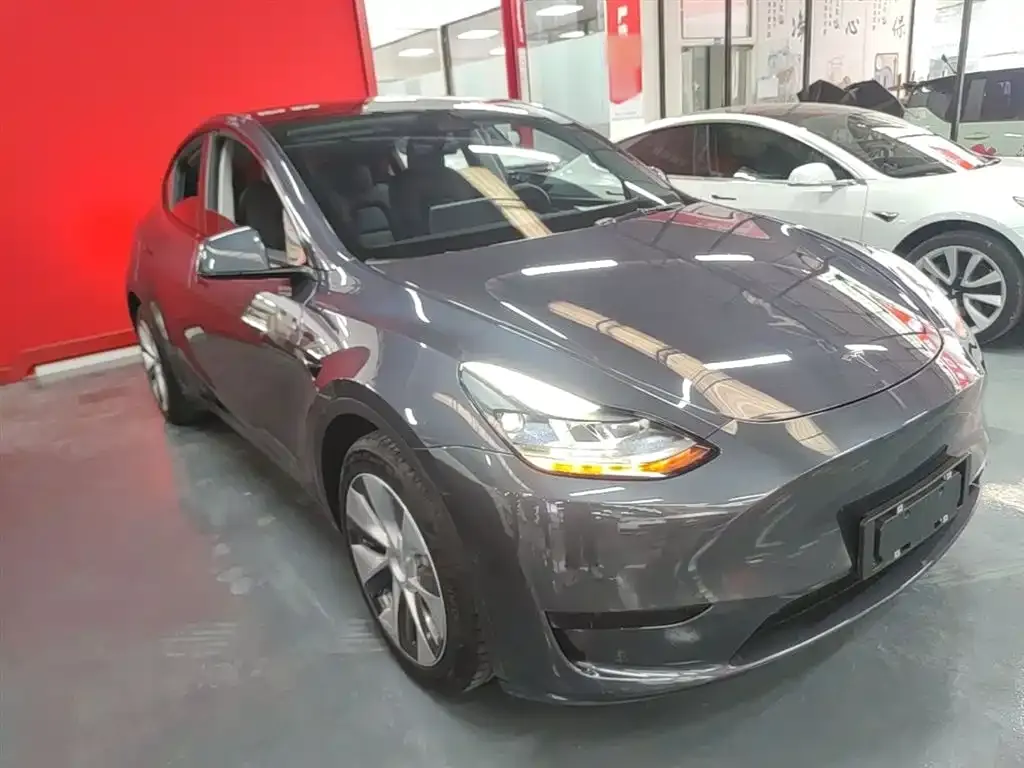 Tesla Model Y — фото 4
