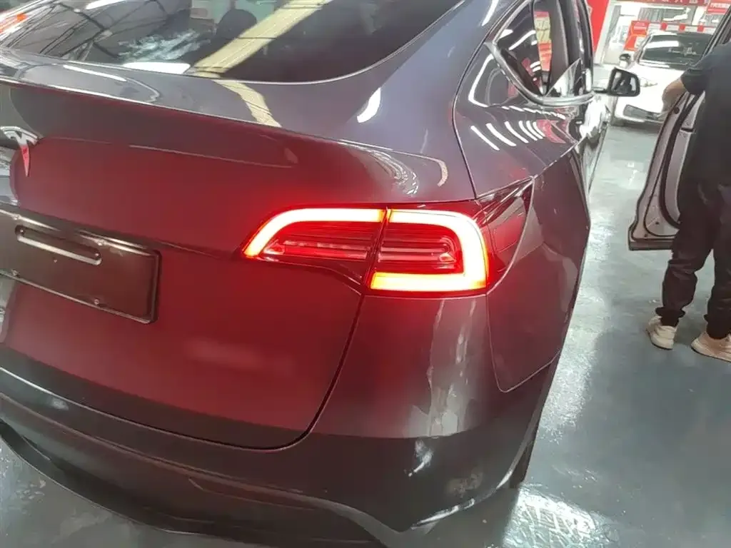 Tesla Model Y — фото 3