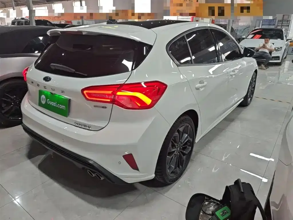 Ford Focus 2023 из CN, фото 5