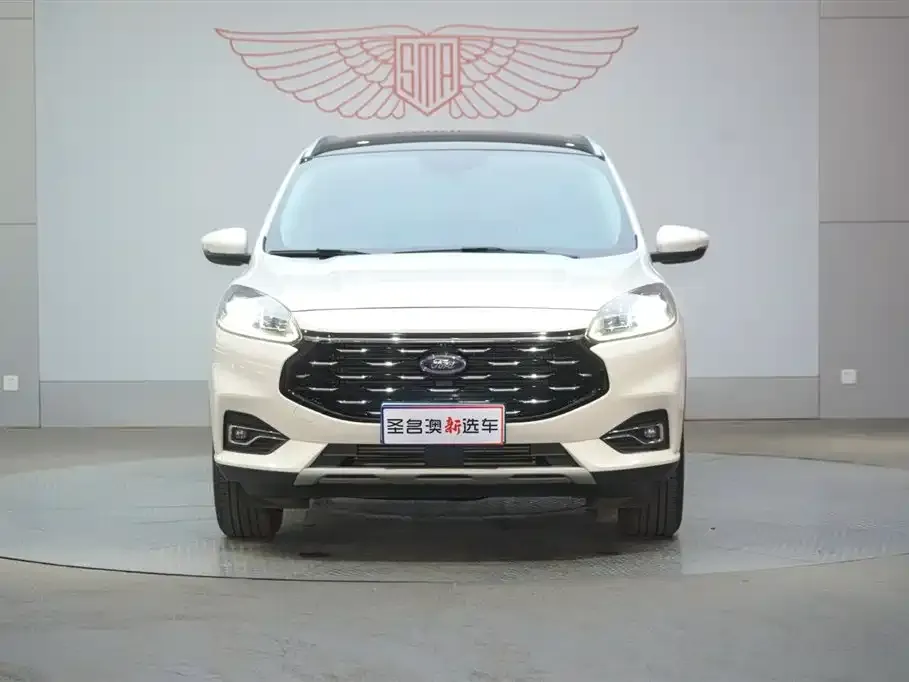 Ford Escape 2023 из CN, фото 2