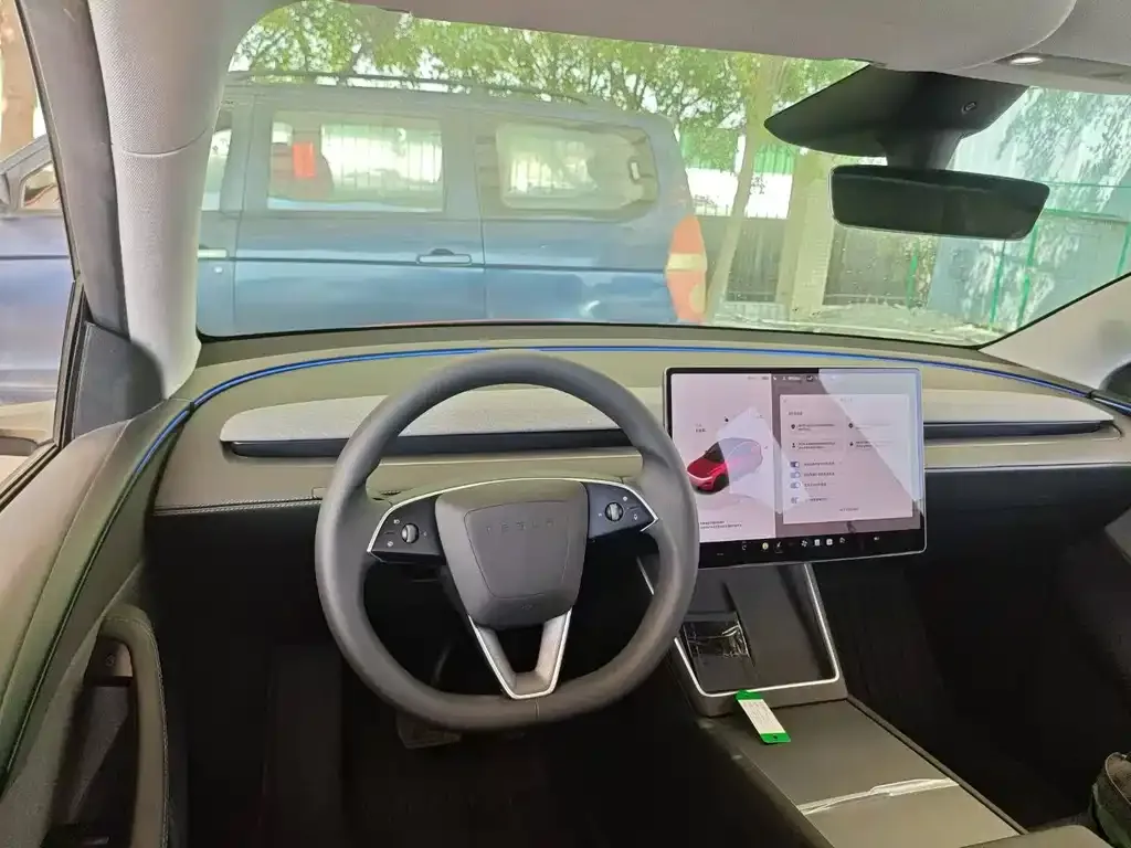 Tesla Model Y — фото 2