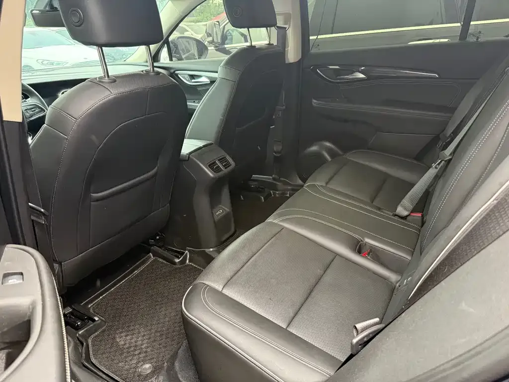 Buick Envision Plus — фото 9