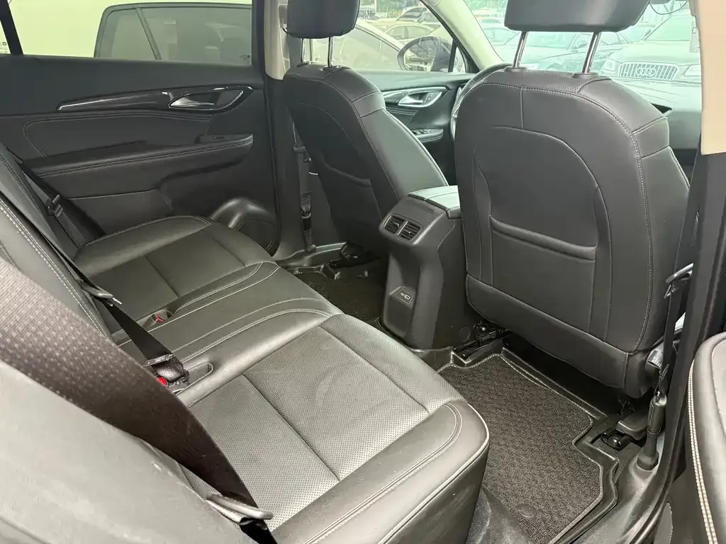 Buick Envision Plus — фото 8