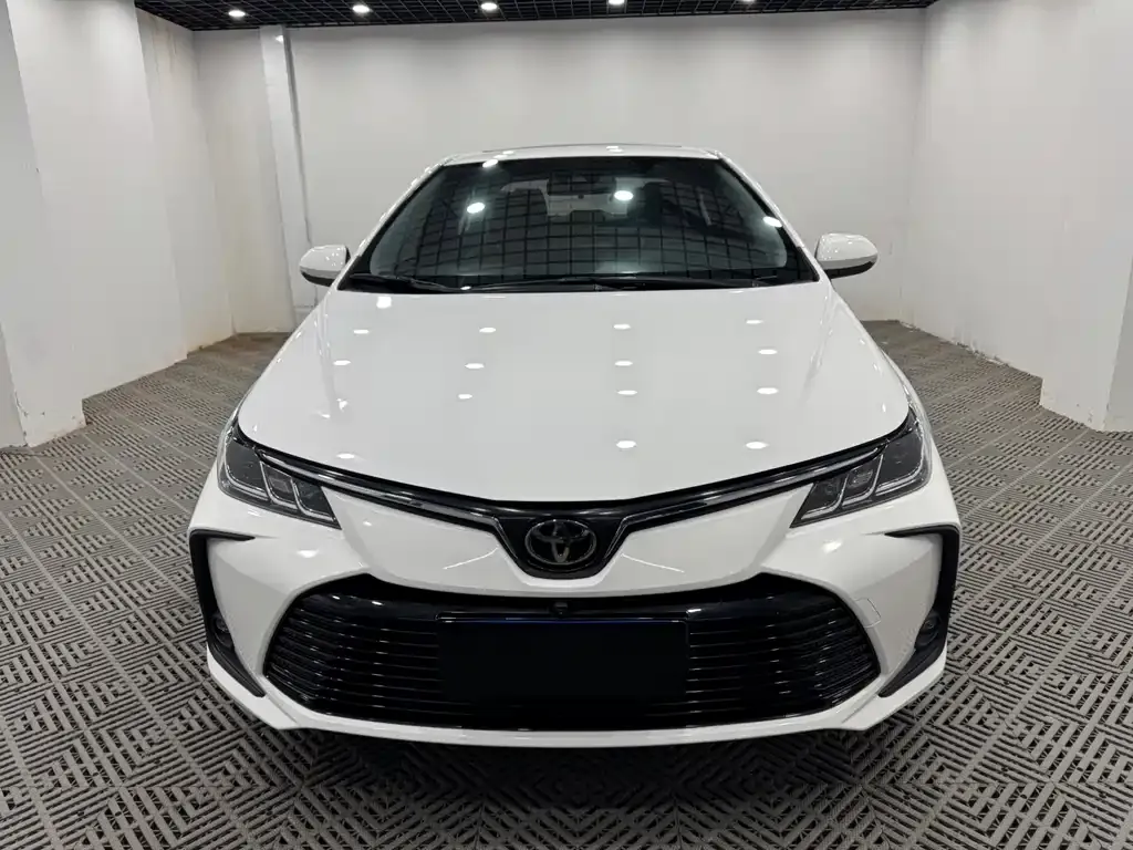Toyota Corolla — фото 4