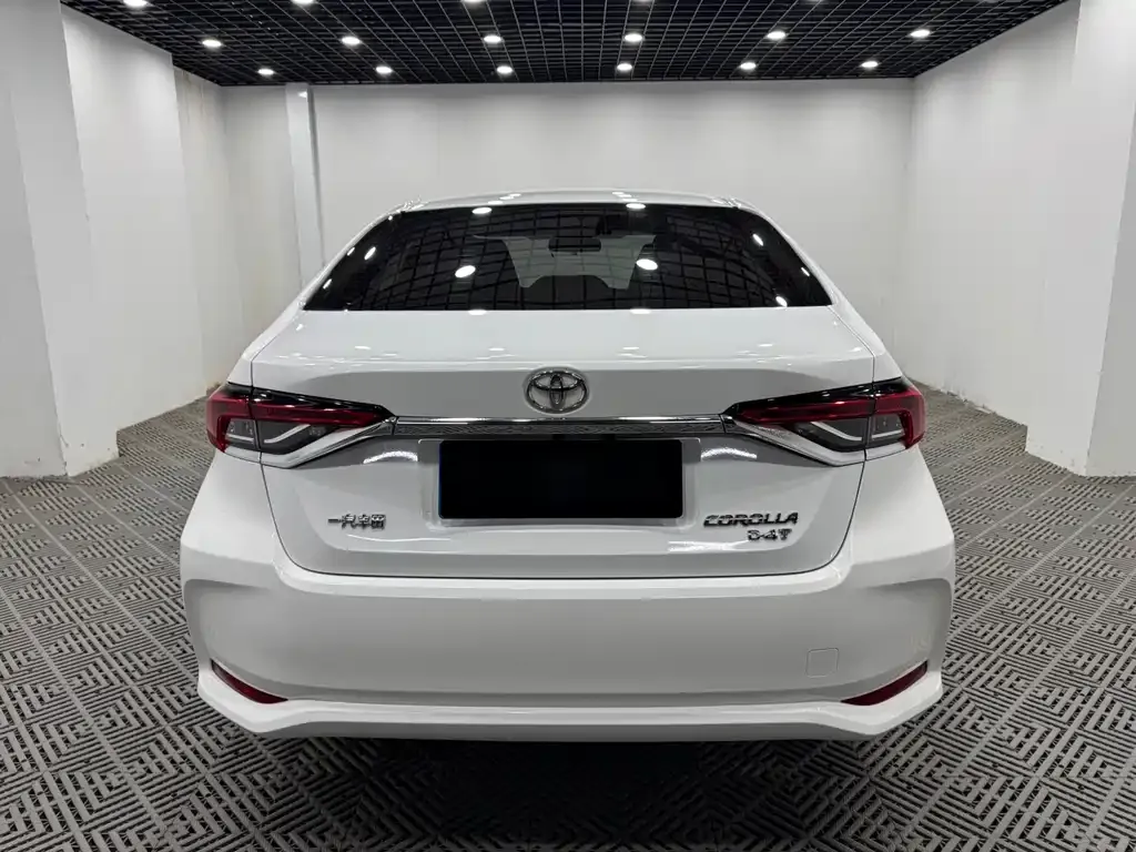 Toyota Corolla — фото 8