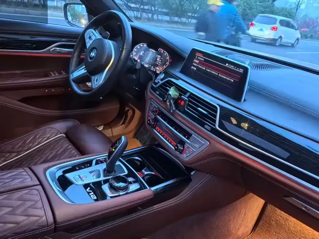 BMW 7 Series 2022 из CN, фото 4