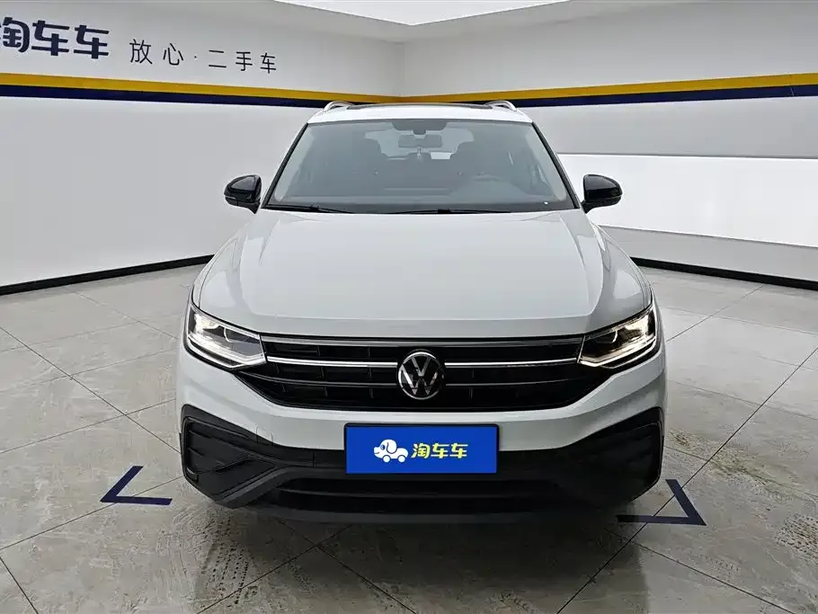 Volkswagen Tiguan L — фото 2