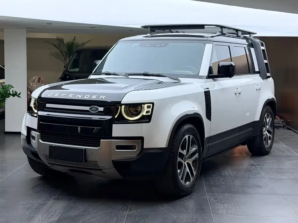 Land Rover Defender — фото 1