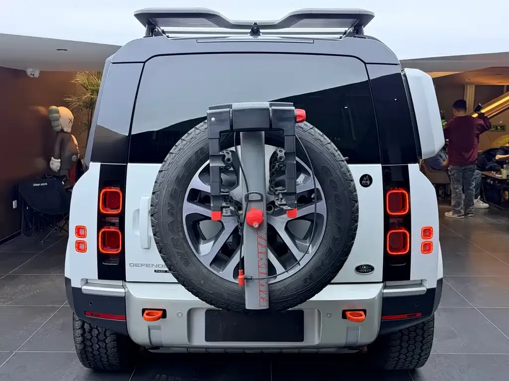Land Rover Defender — фото 5