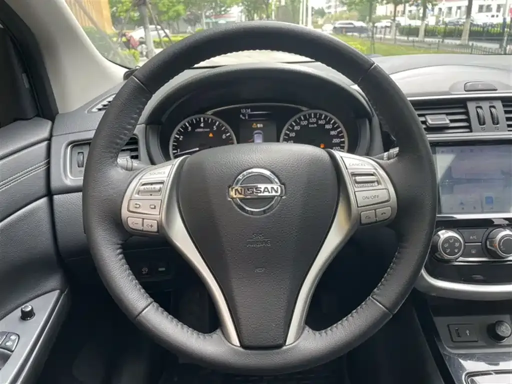 Nissan Tiida 2022 из CN, фото 7