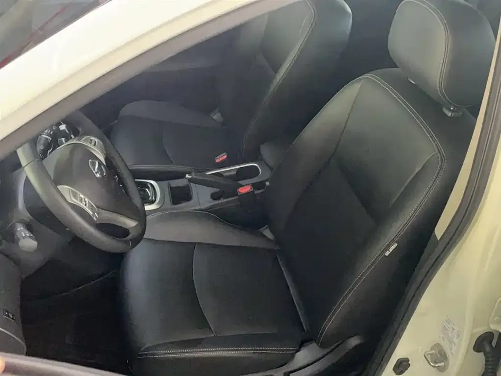Nissan Tiida 2022 из CN, фото 3