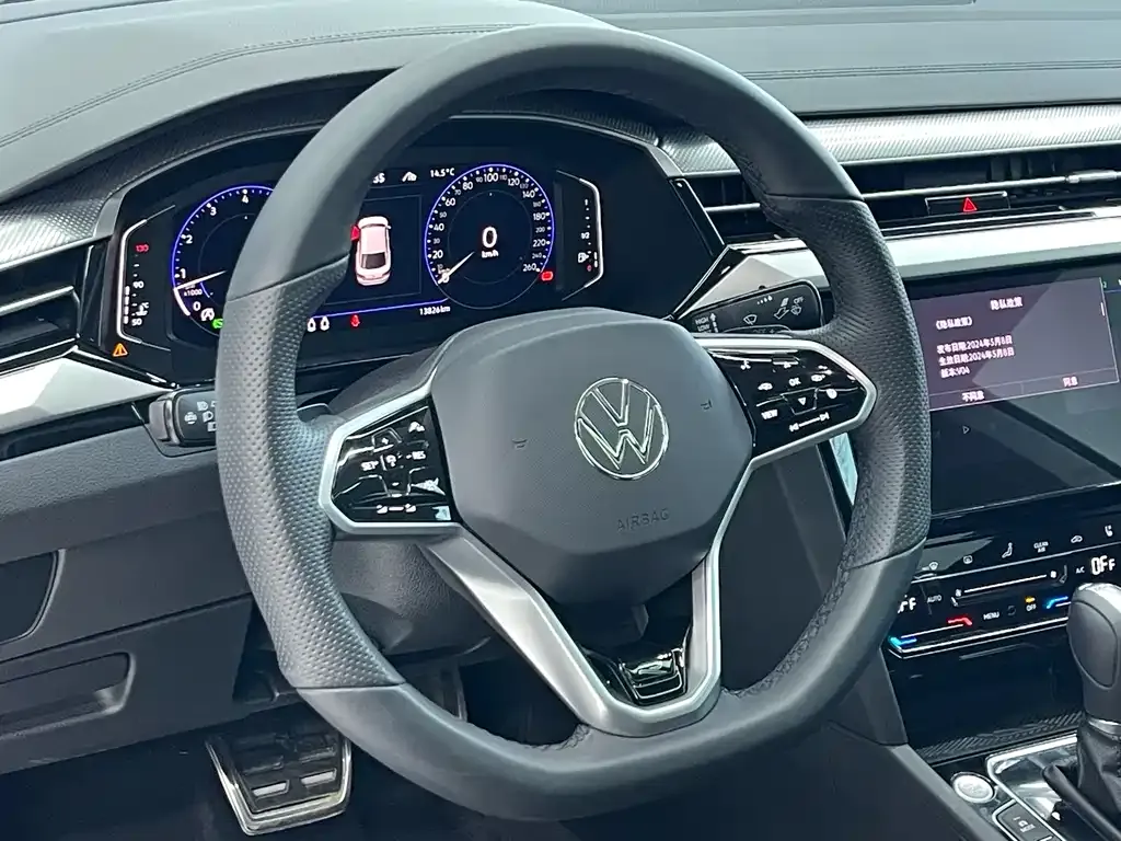 Volkswagen CC — фото 10