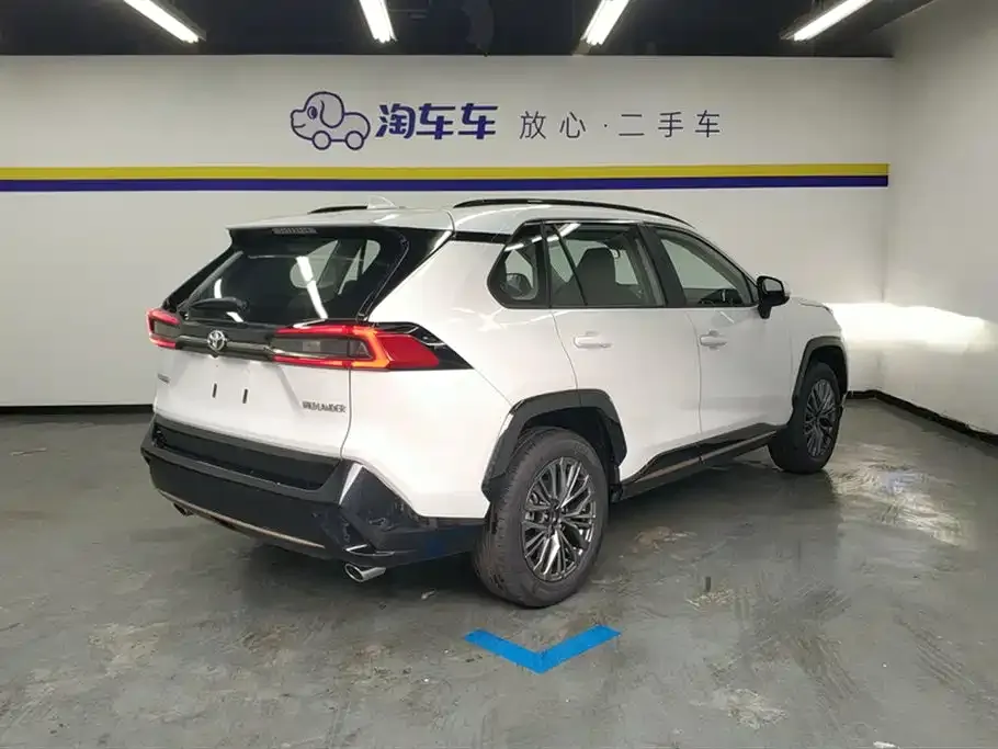 Toyota Wildlander — фото 10