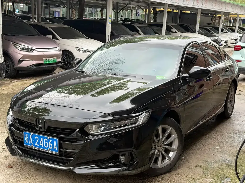 Honda Accord — фото 1