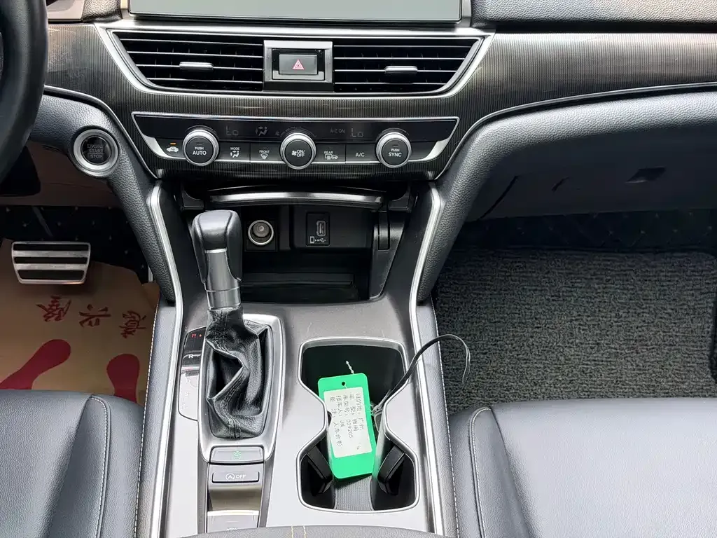 Honda Accord — фото 10
