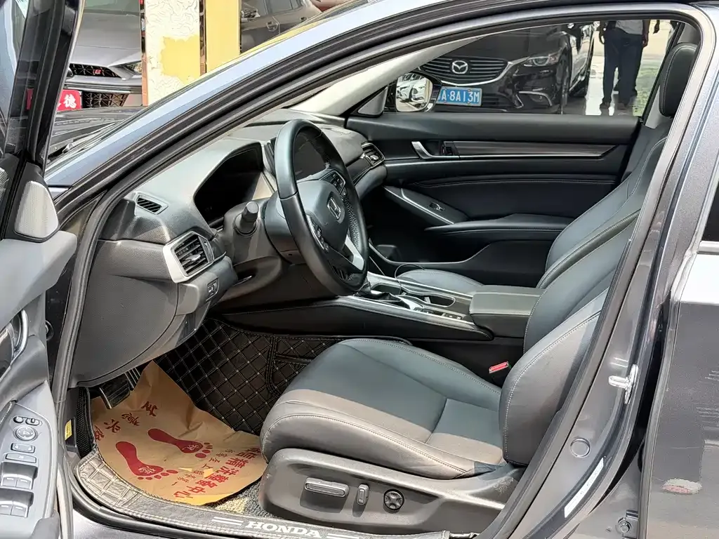 Honda Accord — фото 5