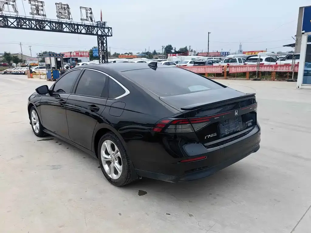 Honda Accord — фото 4