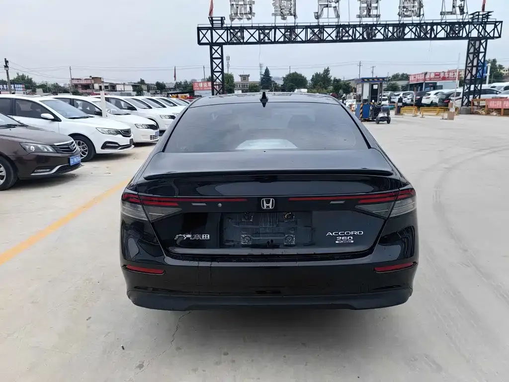 Honda Accord — фото 5