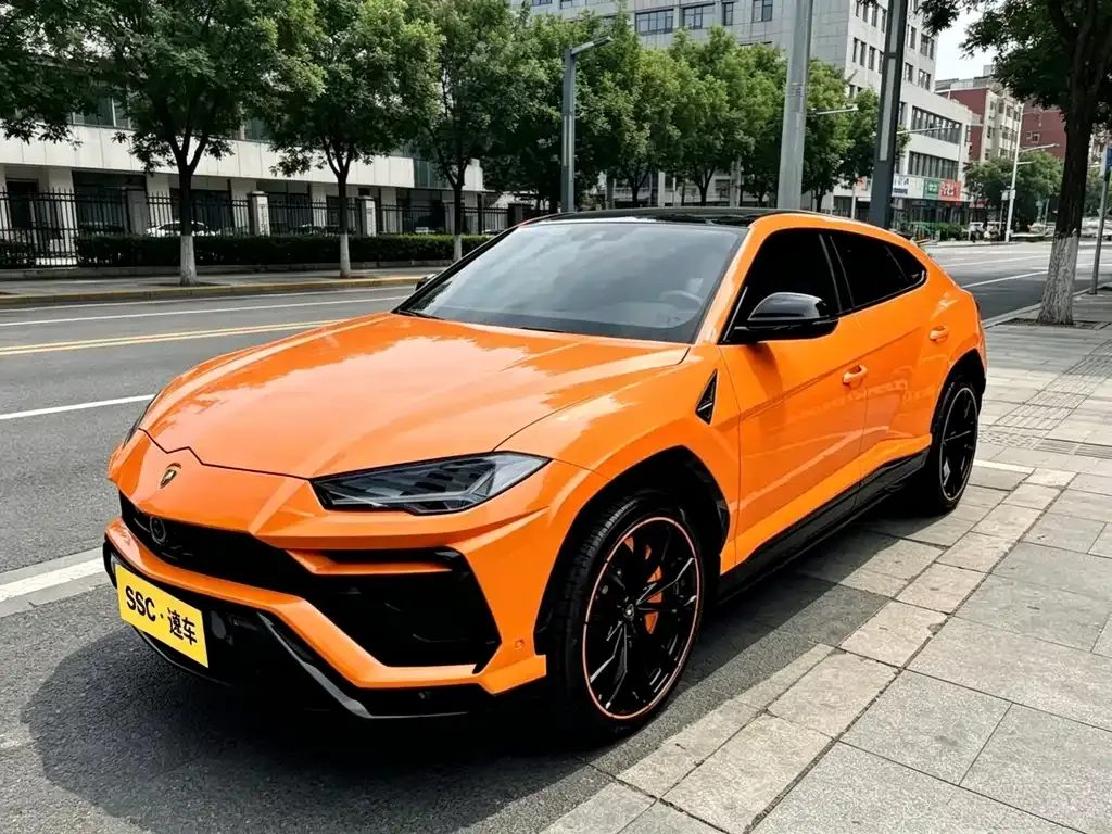 Lamborghini Urus — фото 1