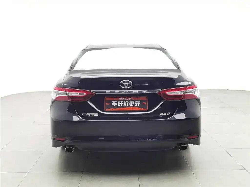 Toyota Camry — фото 5