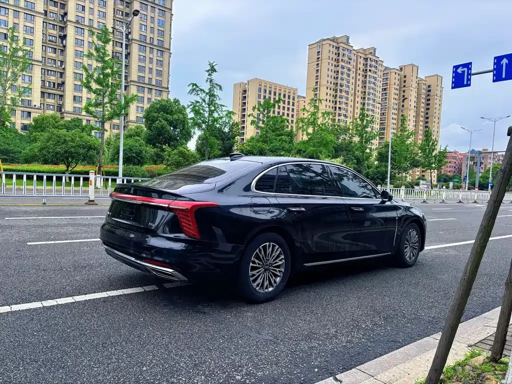 Hongqi H5 — фото 10