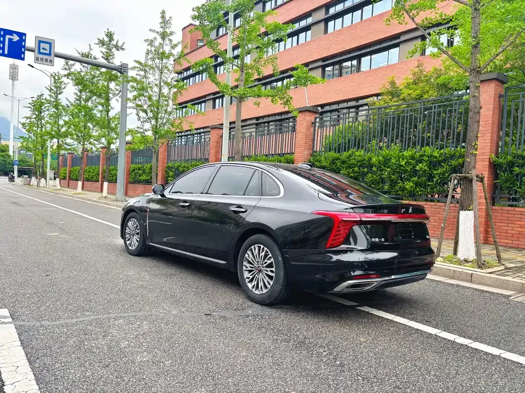 Hongqi H5 — фото 4