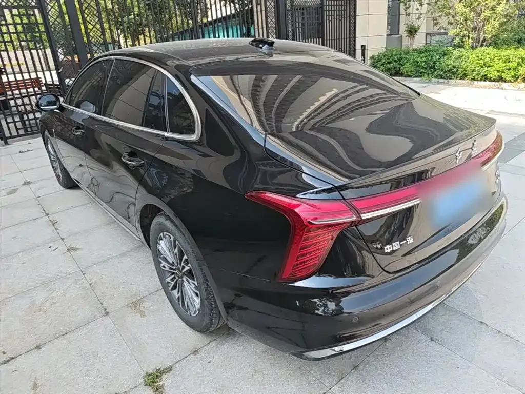Hongqi H5 — фото 2