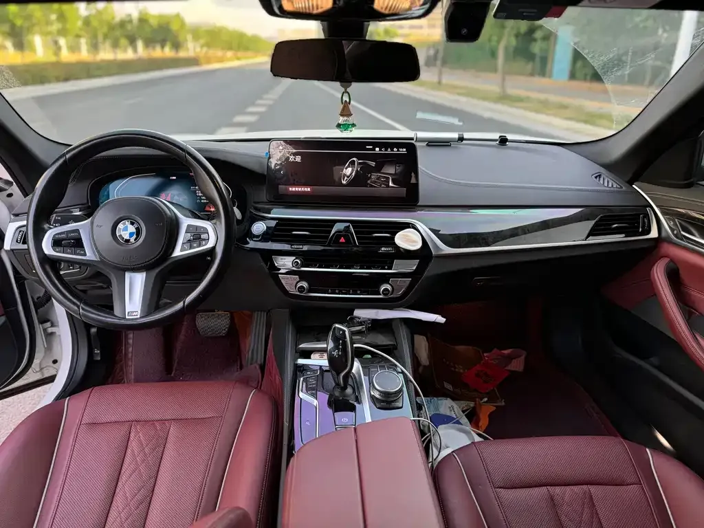 BMW 5 Series — фото 10