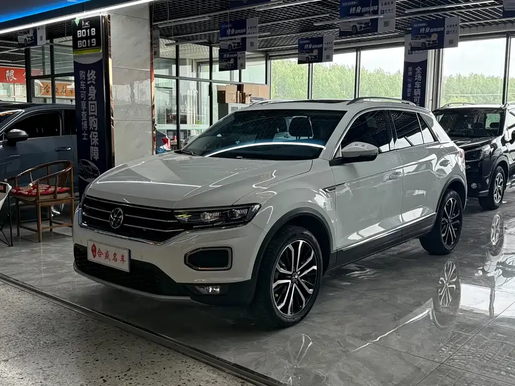 Volkswagen T-Roc — фото 1