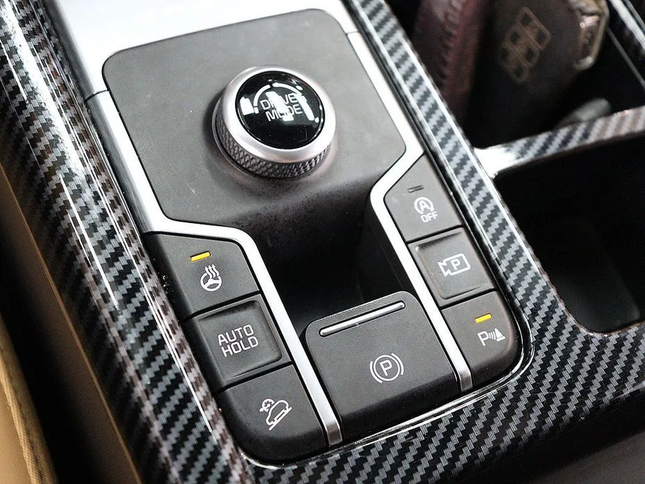 Kia Sorento — фото 10