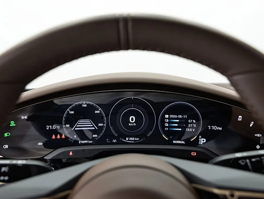 Porsche Taycan 2024 из KR, фото 4