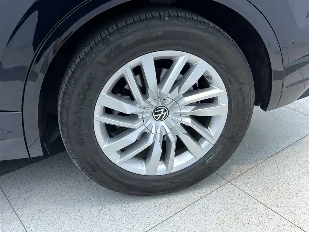 Volkswagen Touareg 2023 из CN, фото 6
