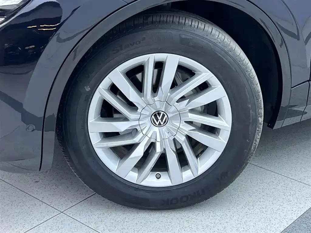 Volkswagen Touareg 2023 из CN, фото 5