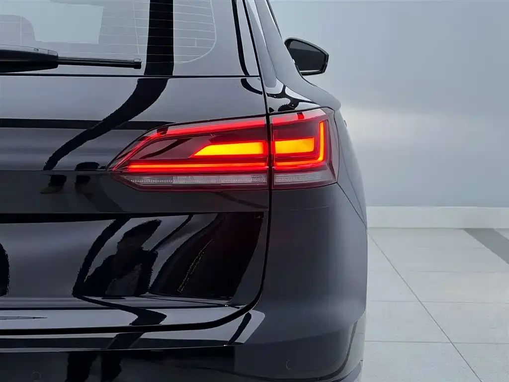 Volkswagen Touareg 2023 из CN, фото 4