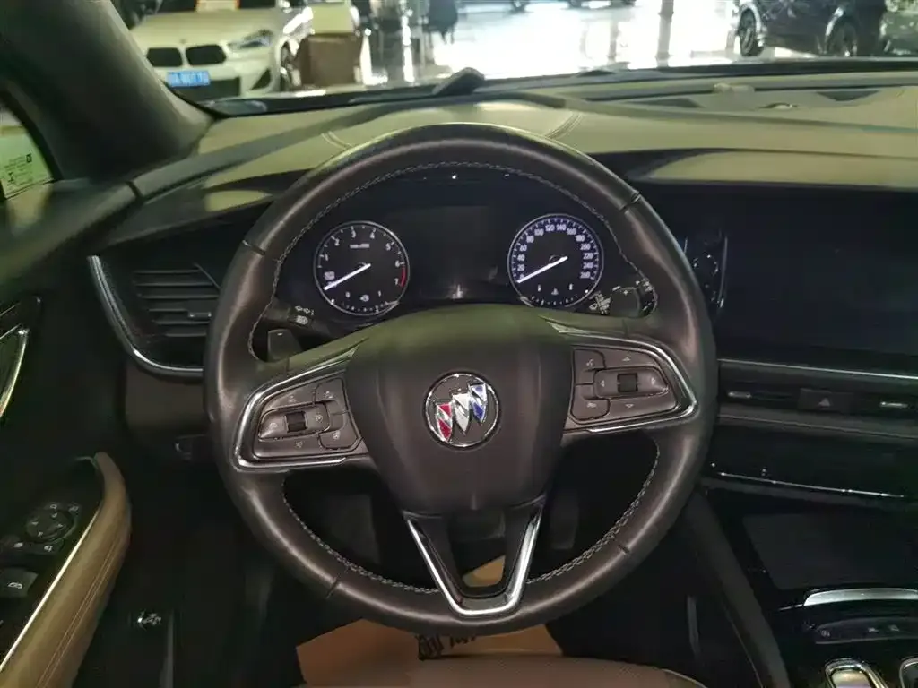 Buick Envision Plus — фото 9