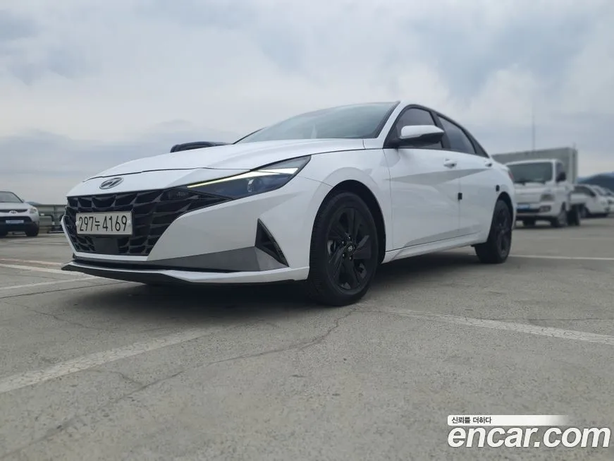 Hyundai AVANTE — фото 1