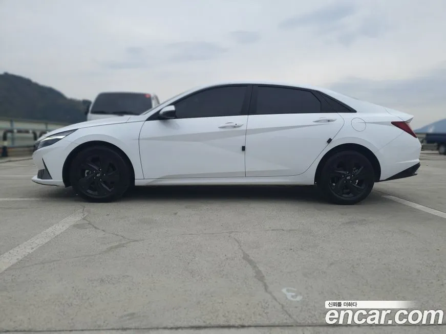 Hyundai AVANTE — фото 5