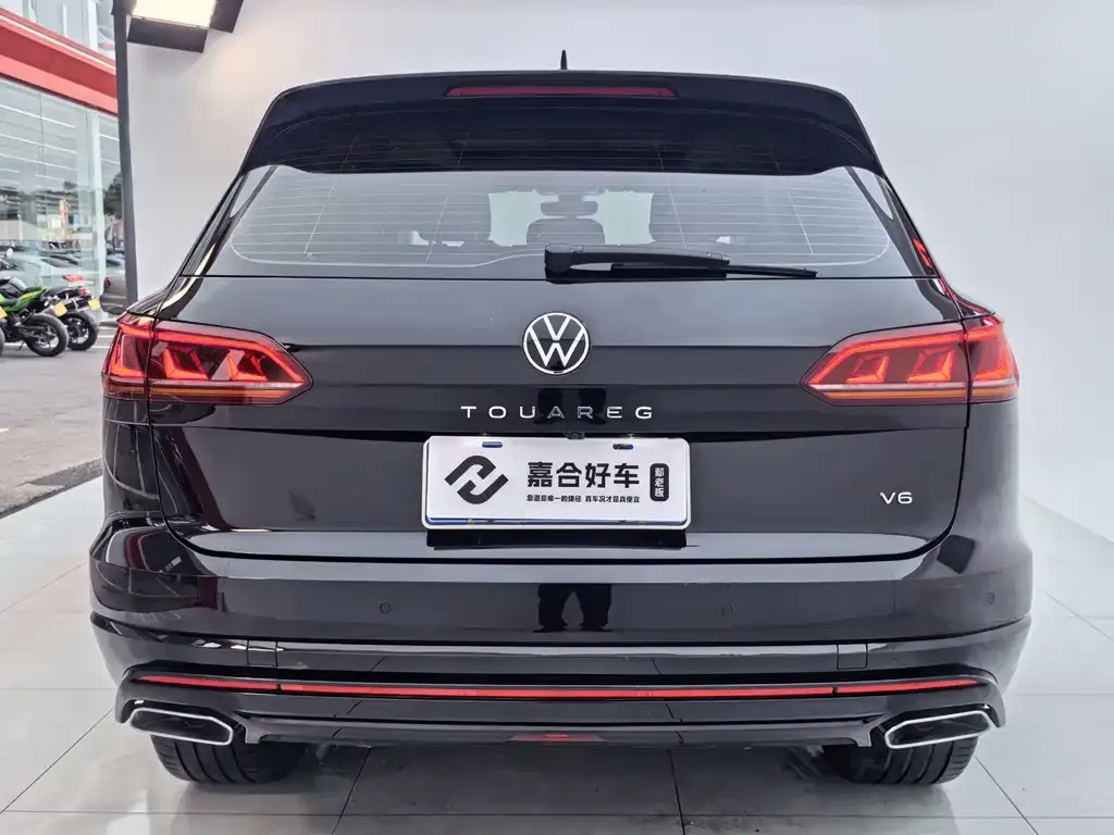 Volkswagen Touareg — фото 10