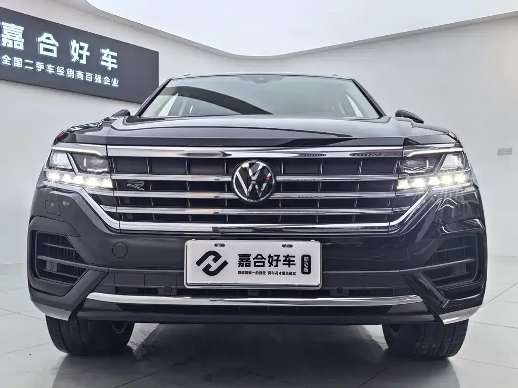 Volkswagen Touareg — фото 8