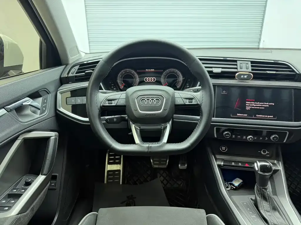 Audi Q3 — фото 10