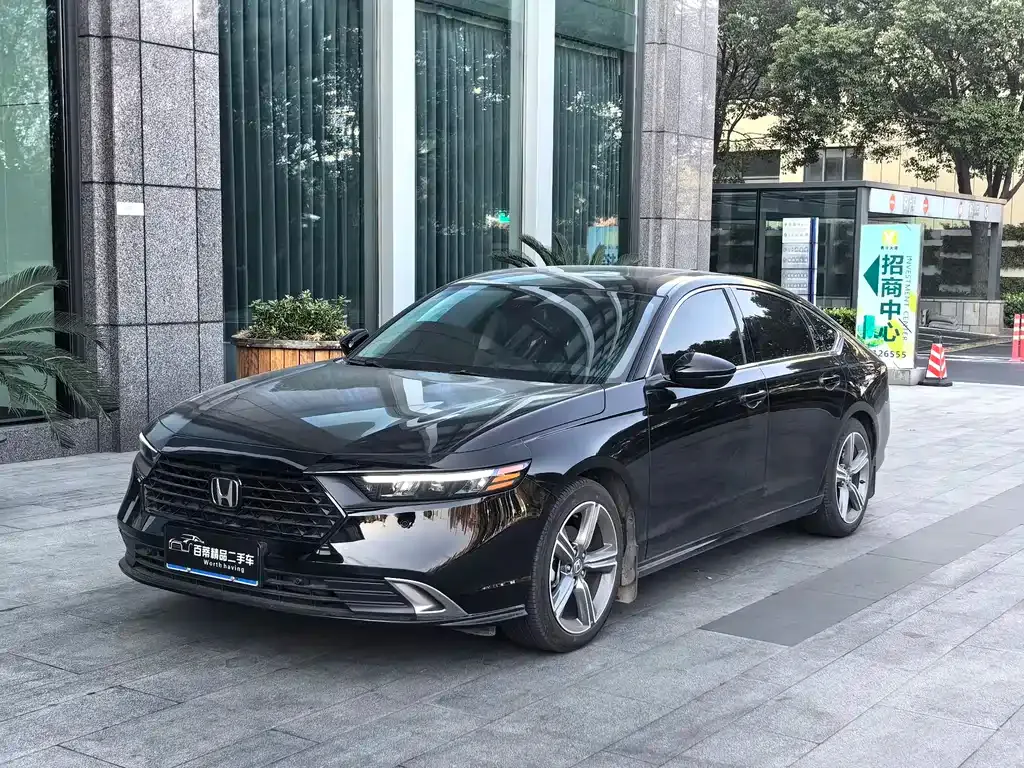Honda Accord — фото 1