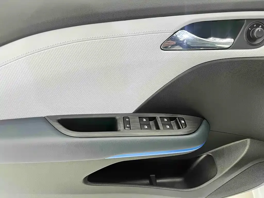Chevrolet Monza 2023 из CN, фото 7