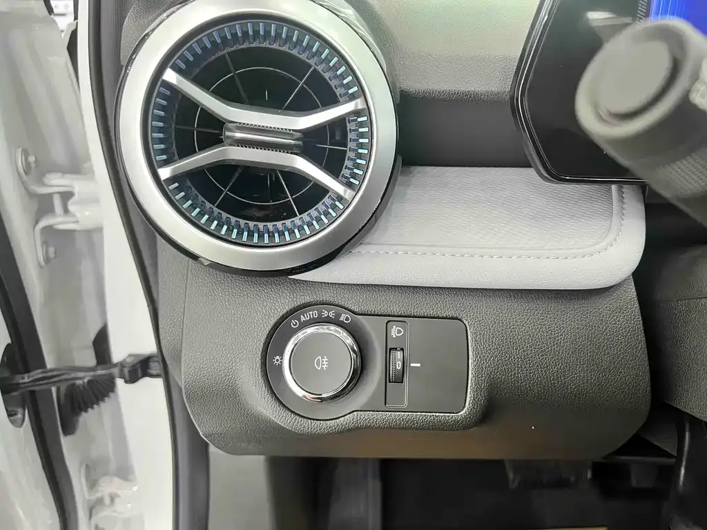 Chevrolet Monza 2023 из CN, фото 8